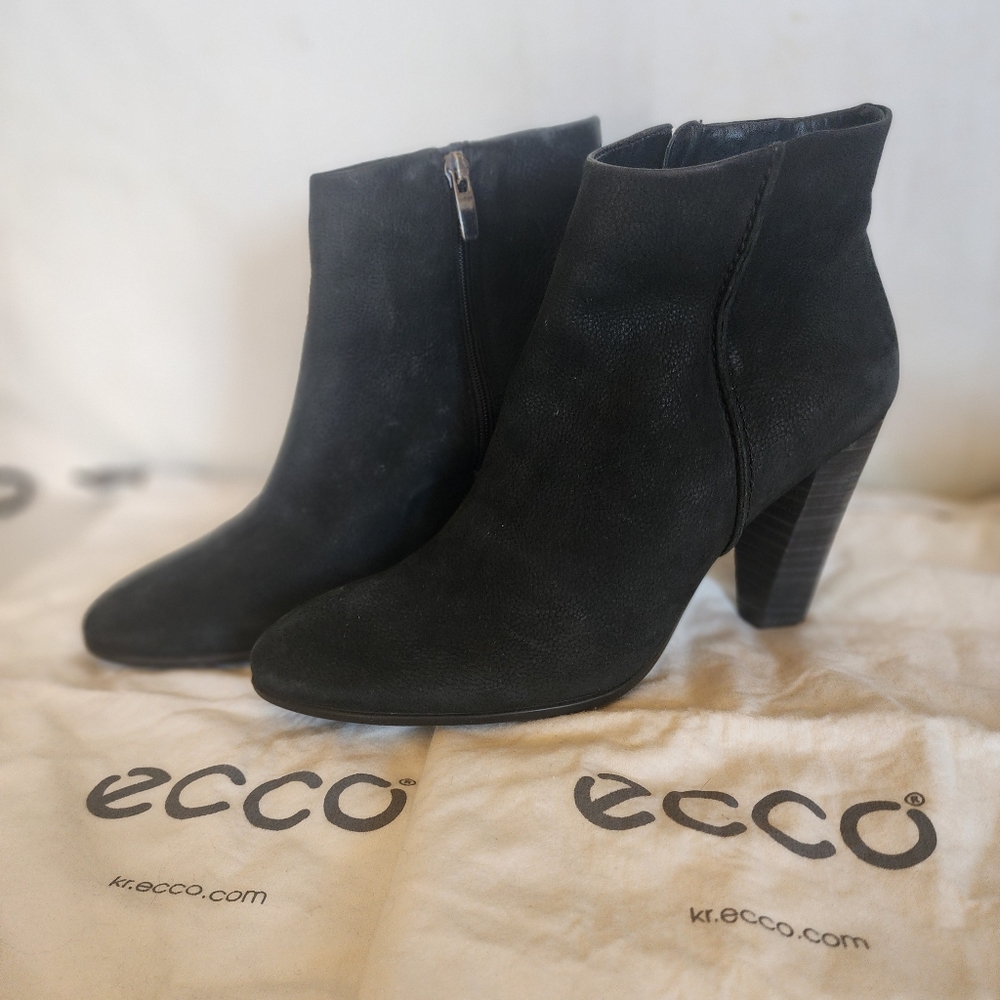 Ecco Black Shape 75 Ankle Bootie